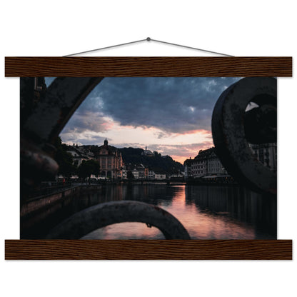 Sonnenuntergang über Luzern Premium Poster mit Holzeisten